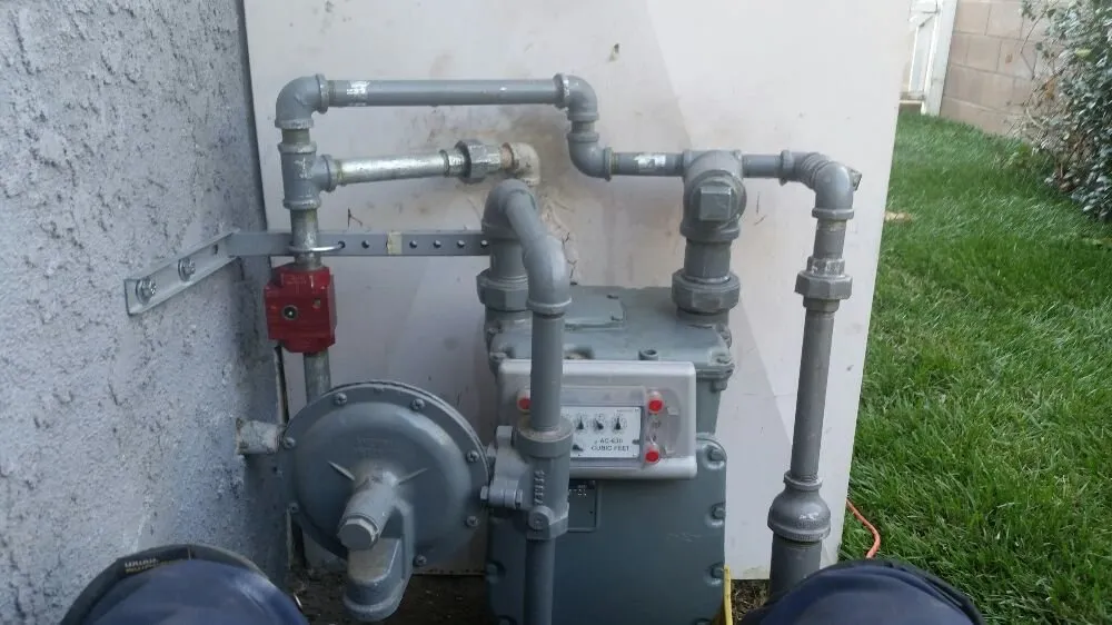 Slide of Plumbing Tech & Rooter Services