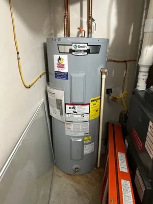 Poillucci Plumbing Logo