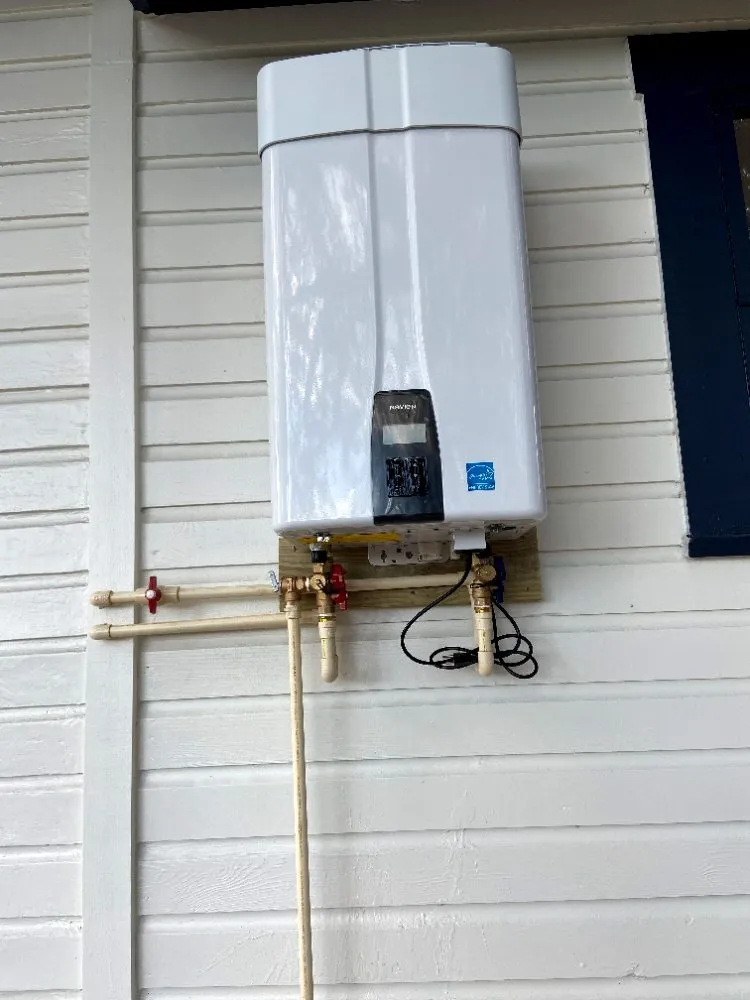 Emergency water heater service experts serving Tampa Bay, FL - Powerful Plumbing