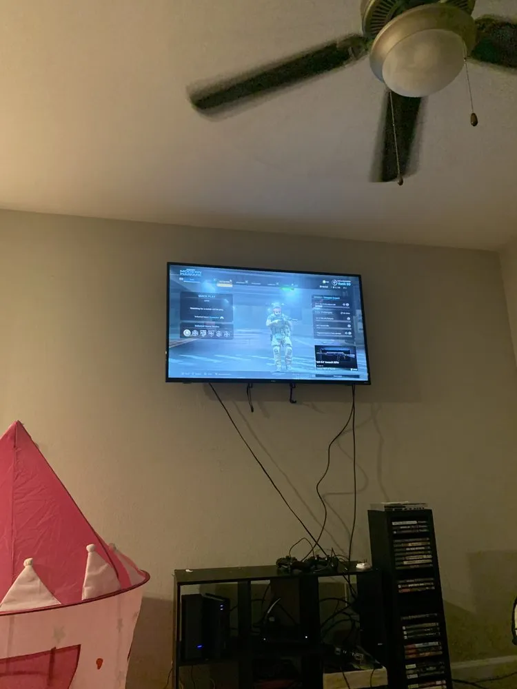 Slide of Premiere Handy