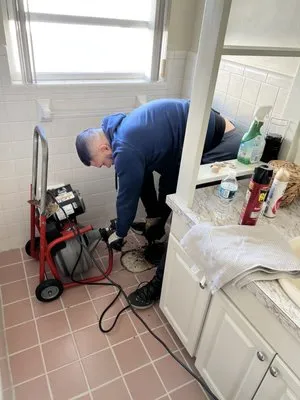 Prendi plumbing  Logo