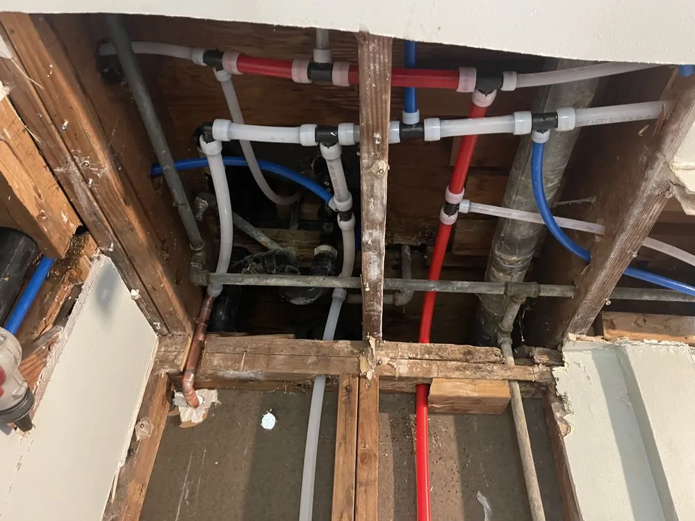 Slide of Pérez Re-Pipe and Plumbing