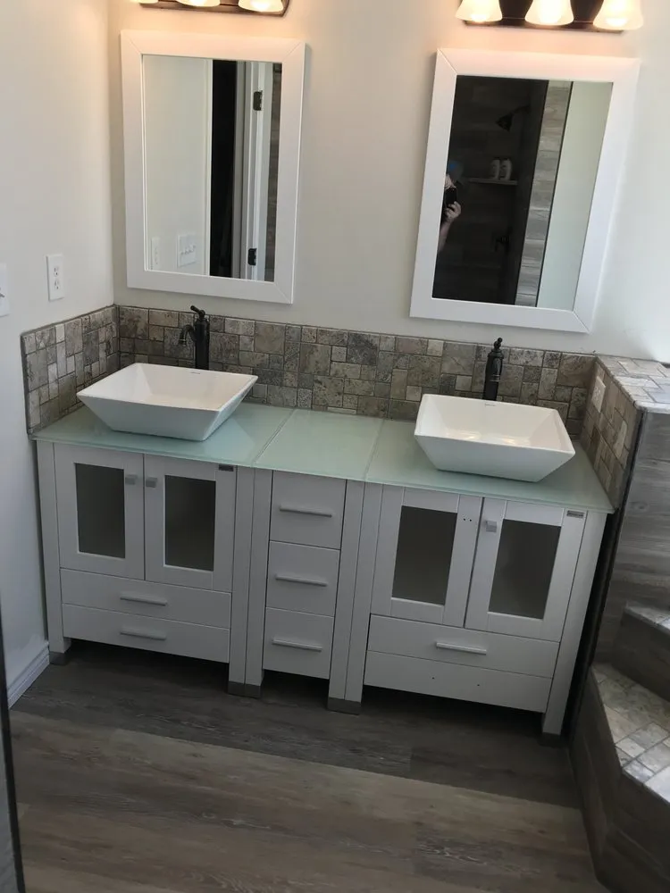 Slide of Pristine Restoration and Remodeling