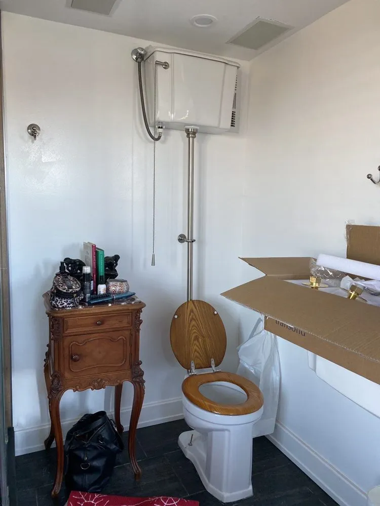 Slide of Pro Plumbers Corona