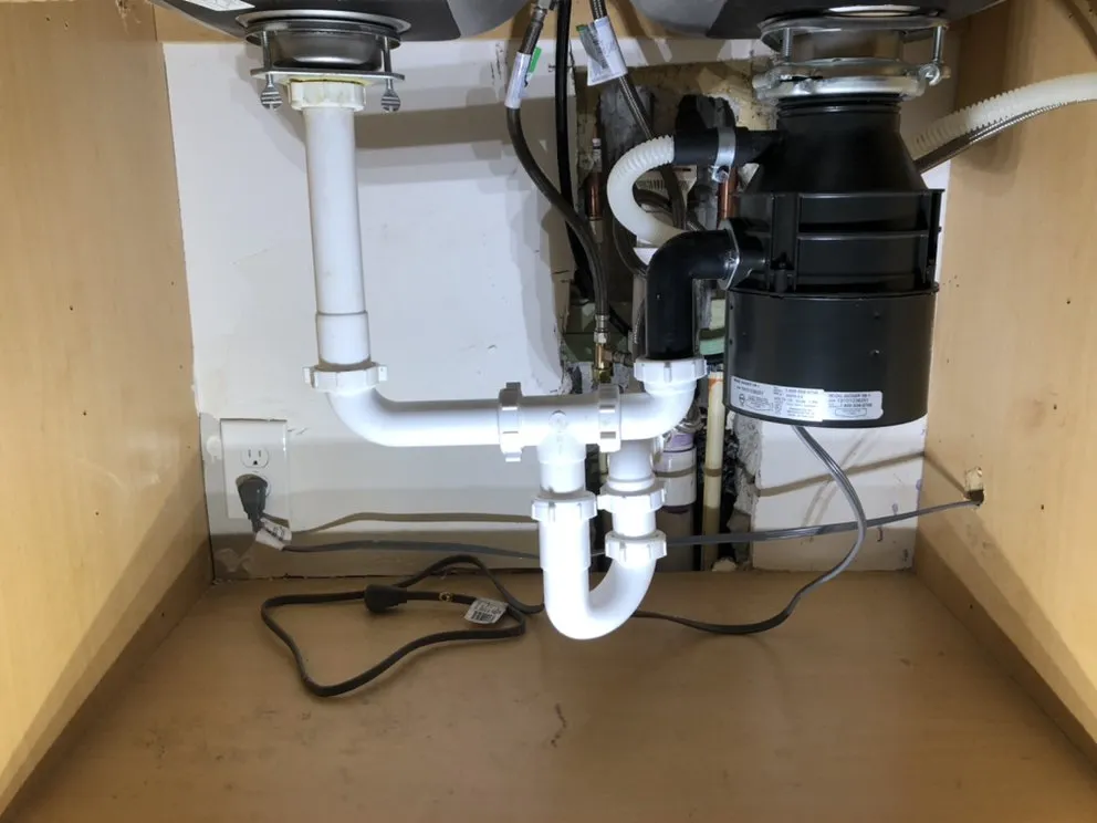 Slide of Professional Plumbing & Poo Services