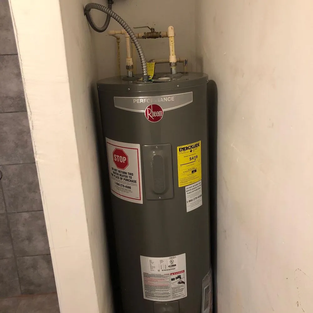 Slide of Professional Plumbing & Poo Services