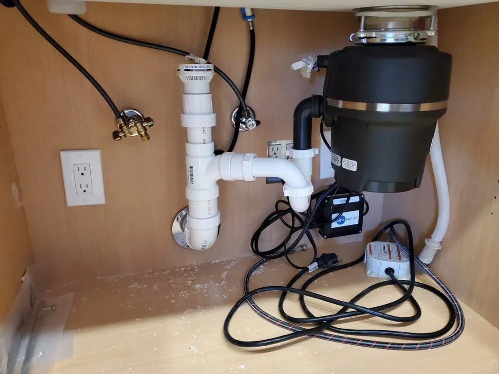 Slide of Professional Plumbing & Poo Services