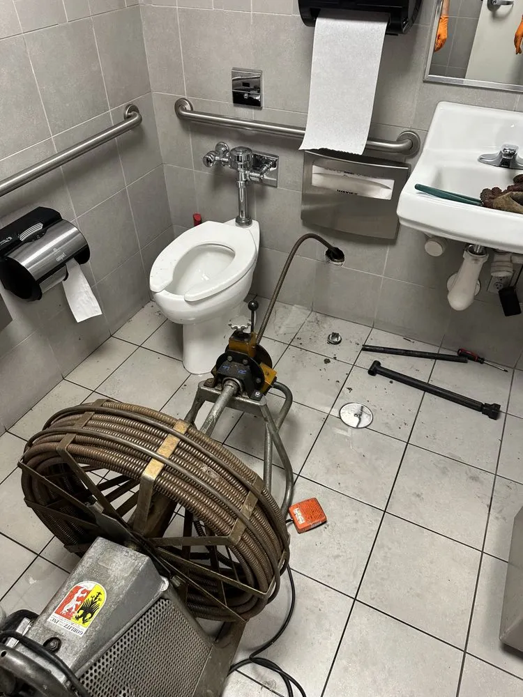 Quality water heater service experts serving Garden Grove, CA - Quality Commercial Plumbing