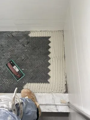 Quincos construction Logo