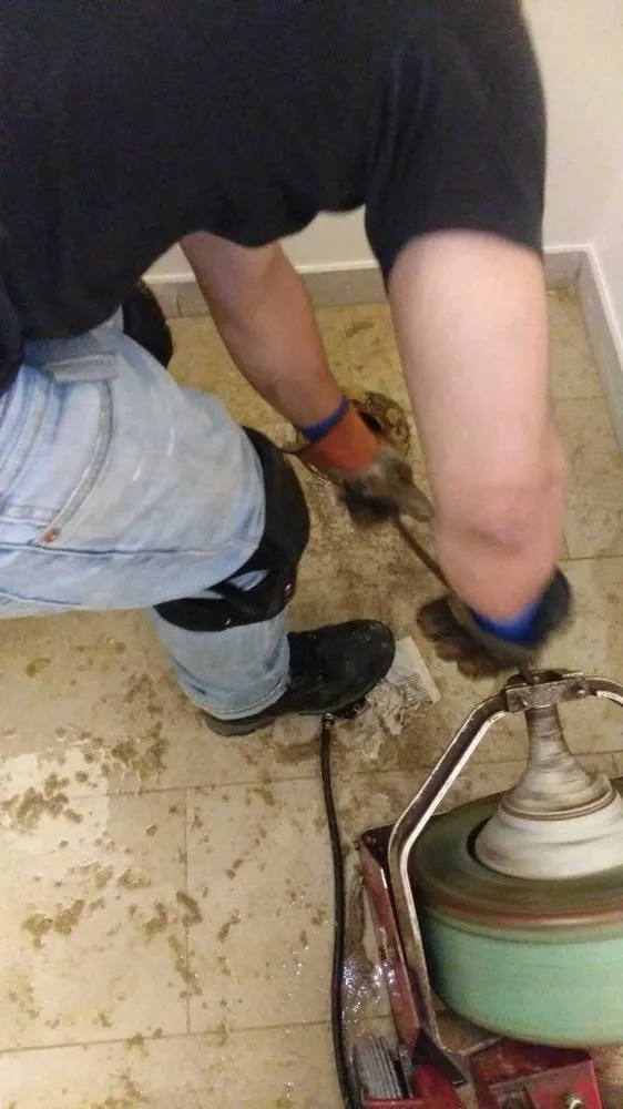 Slide of R & J Full Cleaning