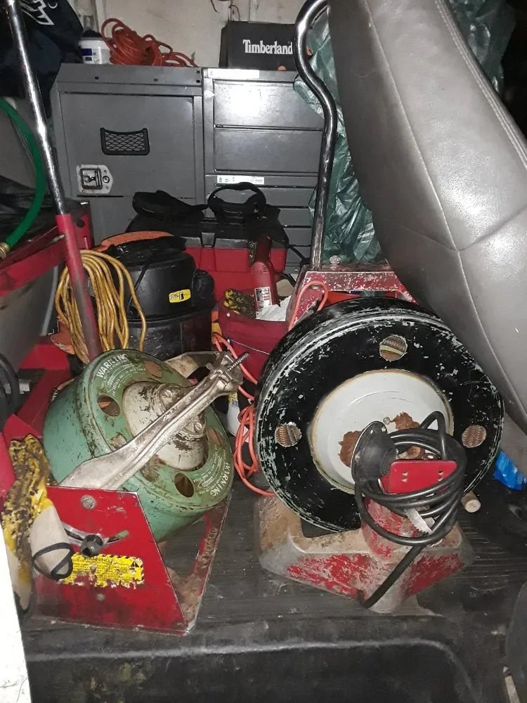 Slide of R & J Full Cleaning