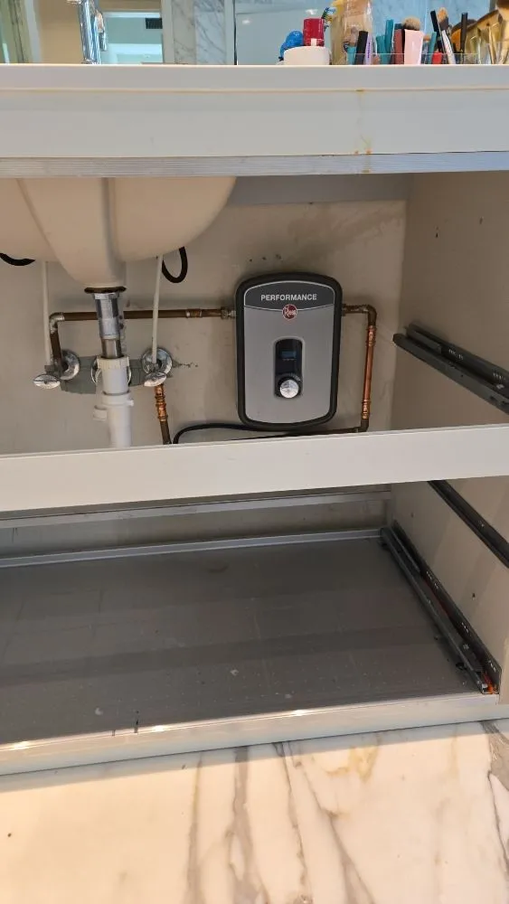 Slide of R & M Service and Repair