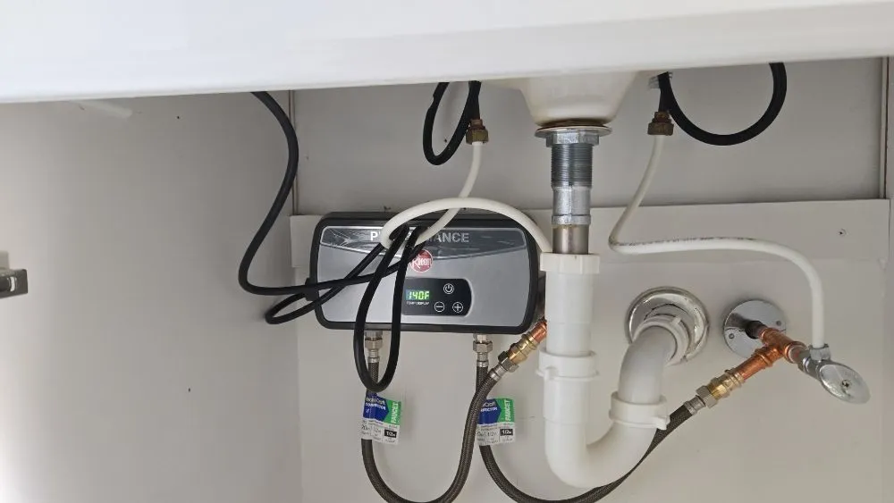 Slide of R & M Service and Repair