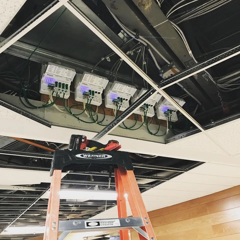 Slide of R & T Yoder