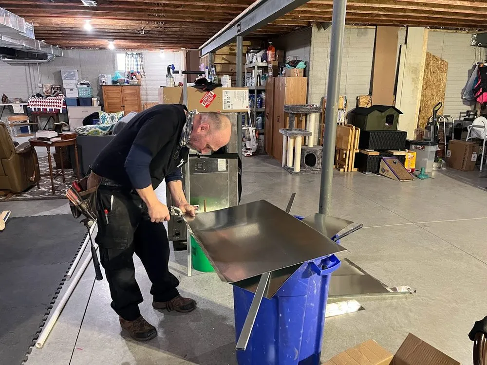 Slide of R & T Yoder