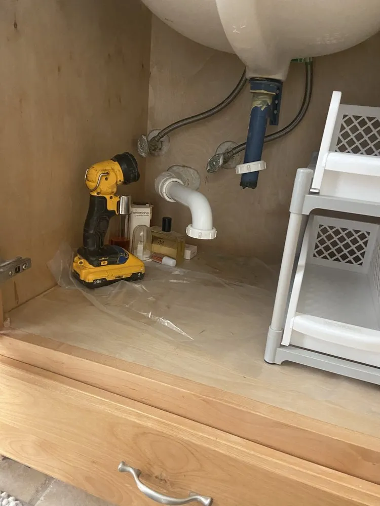 Slide of R & V Plumbing Services