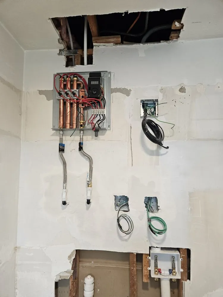 Professional emergency plumbing for homes in North Miami Beach, FL by R1 PLUMBING SOLUTIONS