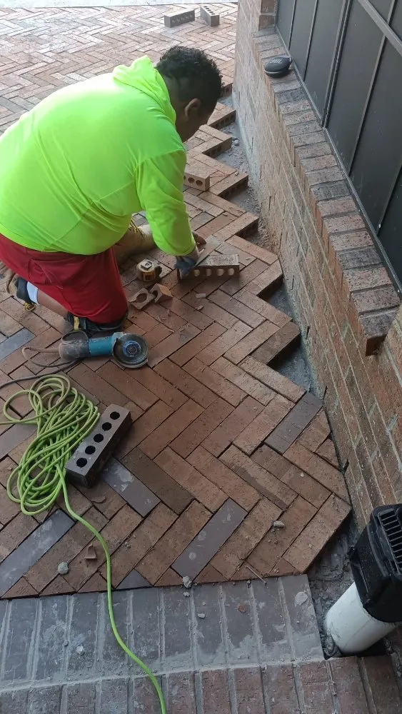 Slide of Ramirez & Vega Construccion