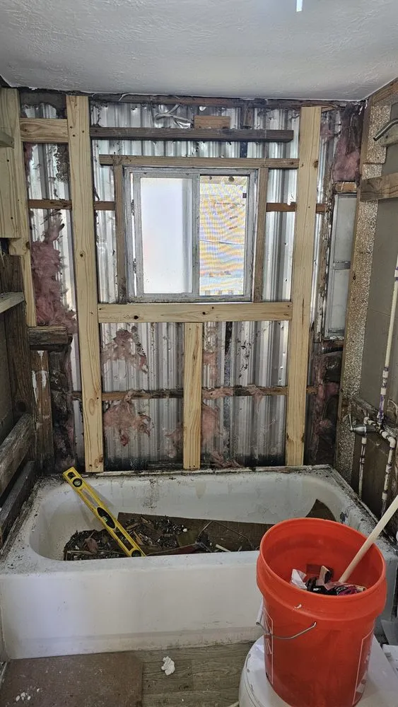 Emergency emergency plumbing for homes in Houston, TX by Ramirez & Vega Construccion