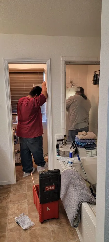 Slide of Raul Reyes Handyman