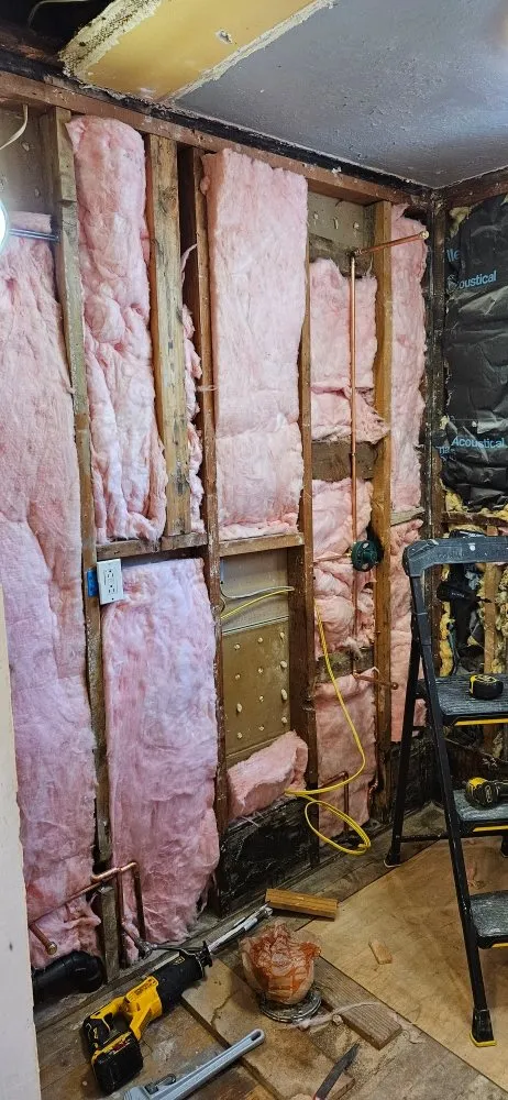 Slide of Raul Reyes Handyman