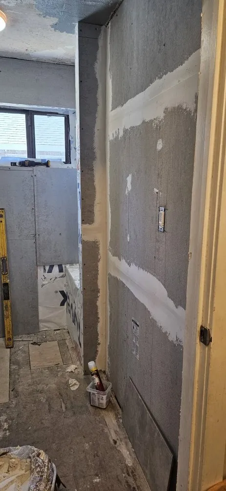 Slide of Raul Reyes Handyman