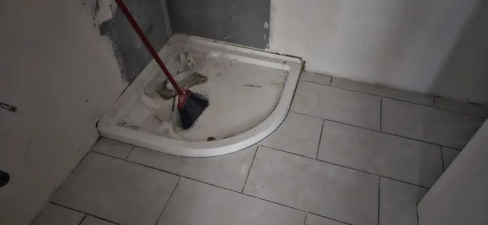 Slide of Raul Reyes Handyman