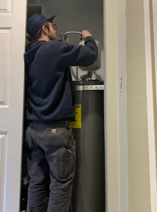 Expert water heater service for homes in Seattle, WA by Raymark Plumbing & Sewer
