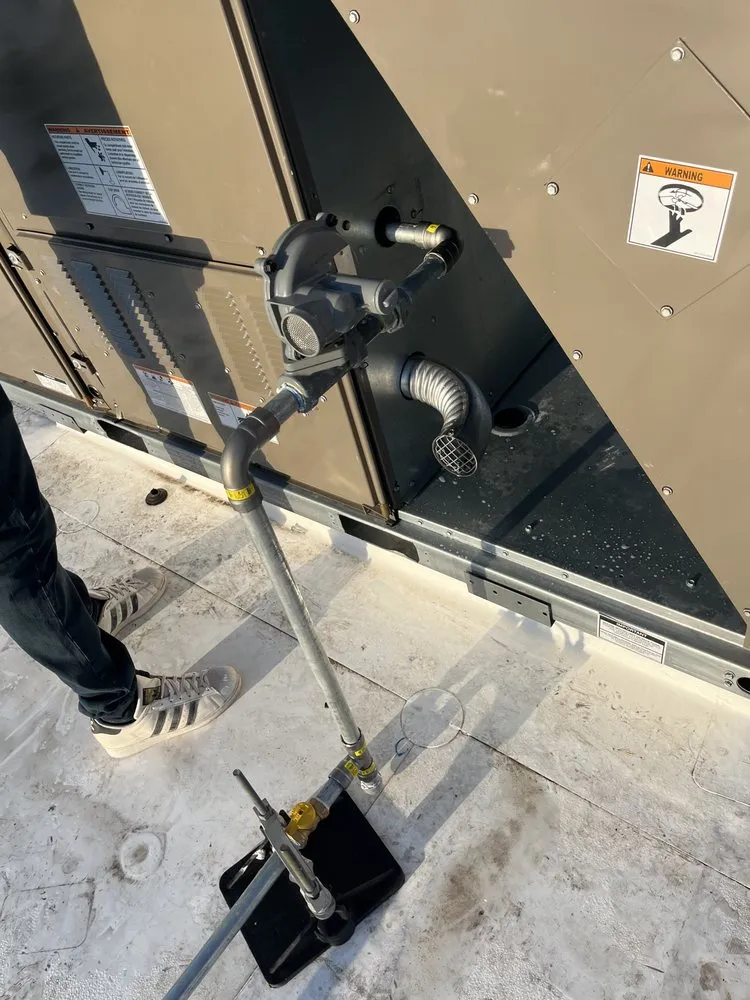 Reliable pipe repair experts serving New Caney, TX - R&E Plomero
