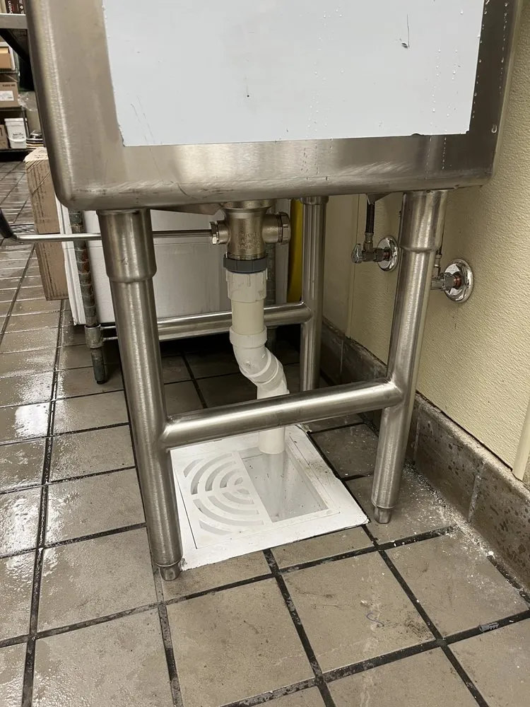 Quality drain cleaning experts serving New Caney, TX - R&E Plomero