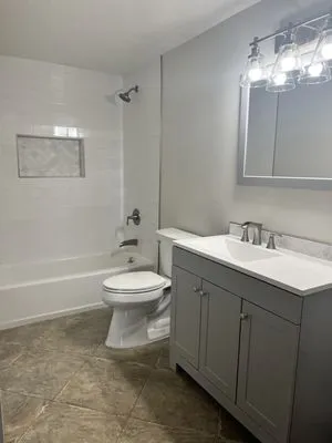 Recommended Remodeling Logo