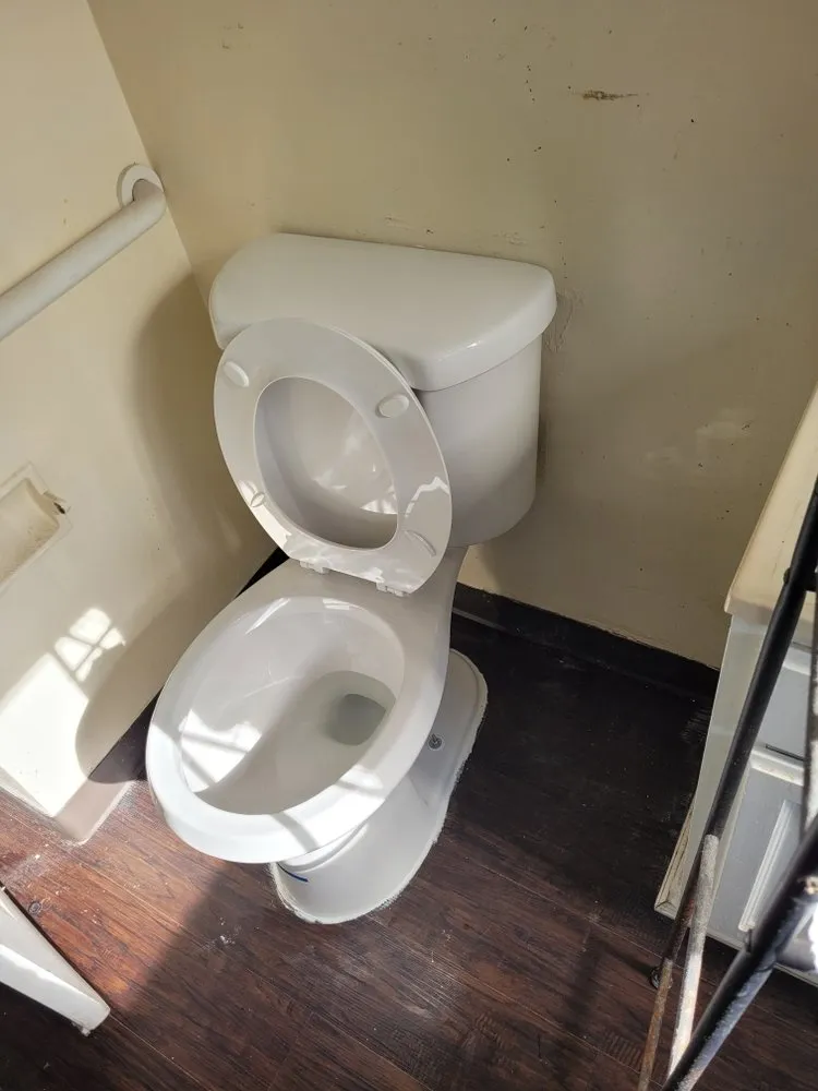 Emergency plumbing repair in Los Angeles, CA by Red Lilly Plumbing & Rooter