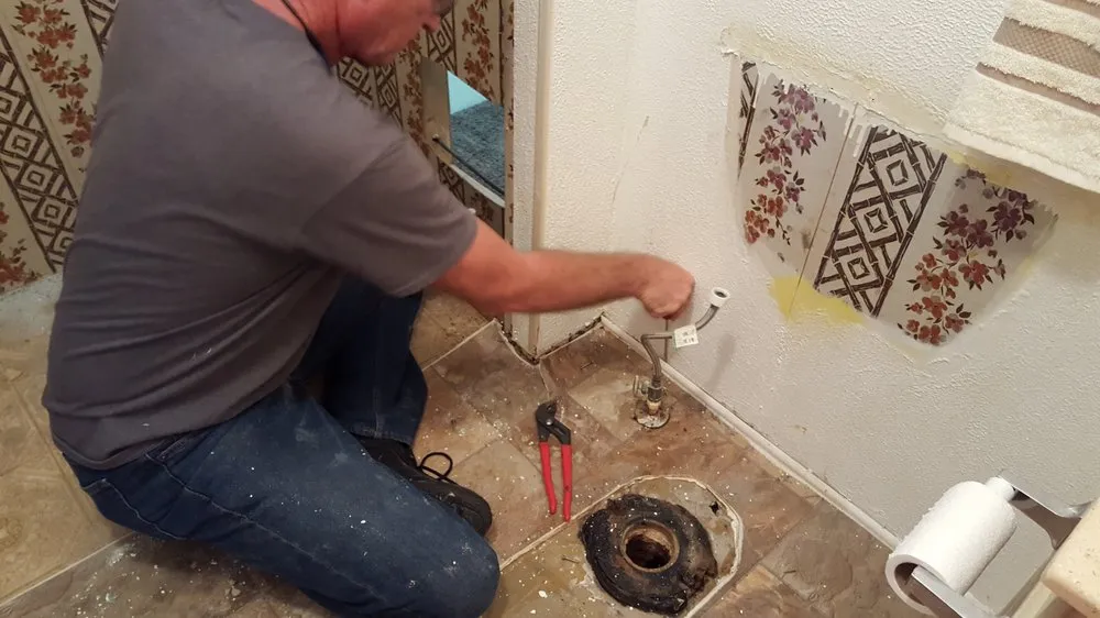 Reliable emergency plumbing for homes in Red Oak, TX by Red Wrench Plumbing