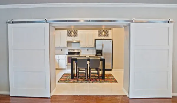 Redbud Construction Logo