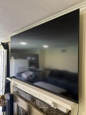 Redwood Construction & Handyman Services Logo