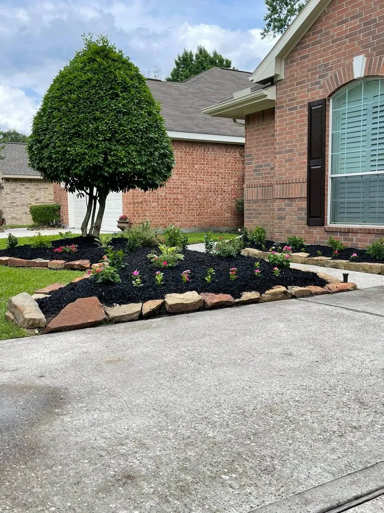 Slide of Reed's Lawn & Landscaping Services