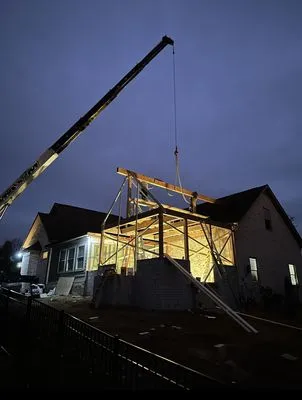 Reed's Remodeling Logo