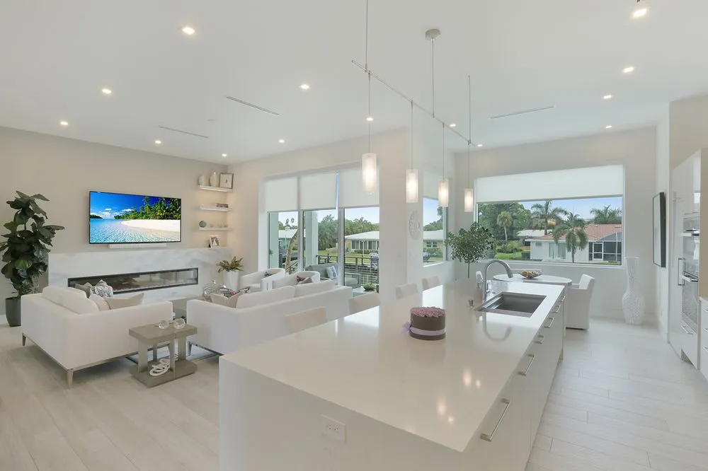 Slide of Regius Construction