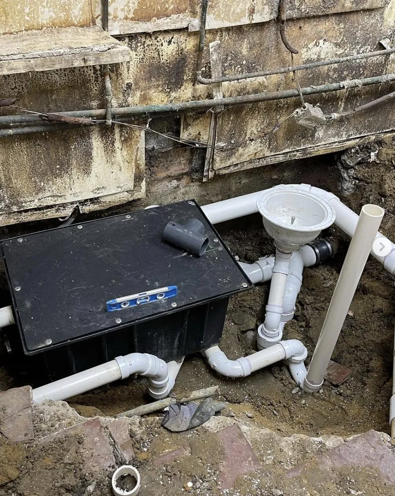 Slide of Reign Contracts