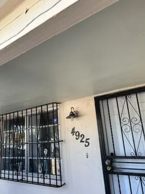 Remodel And Restoration Pros Logo