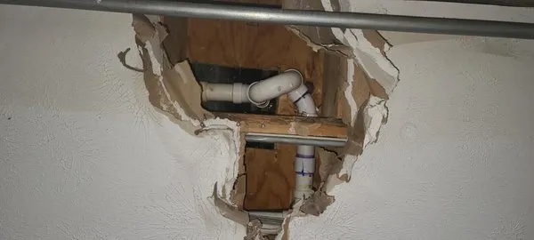 Renners Plumbing Service Logo