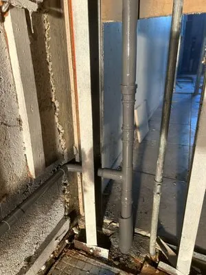 Requena Service & Repair Logo