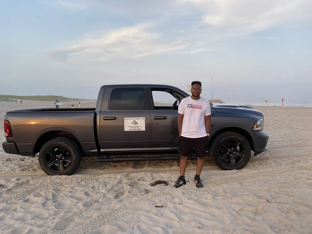 Slide of Resolution S. G Services Corp