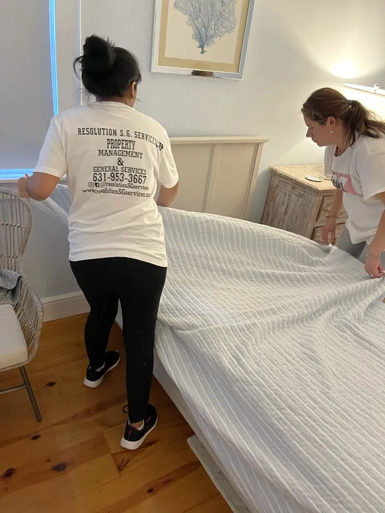 Slide of Resolution S. G Services Corp