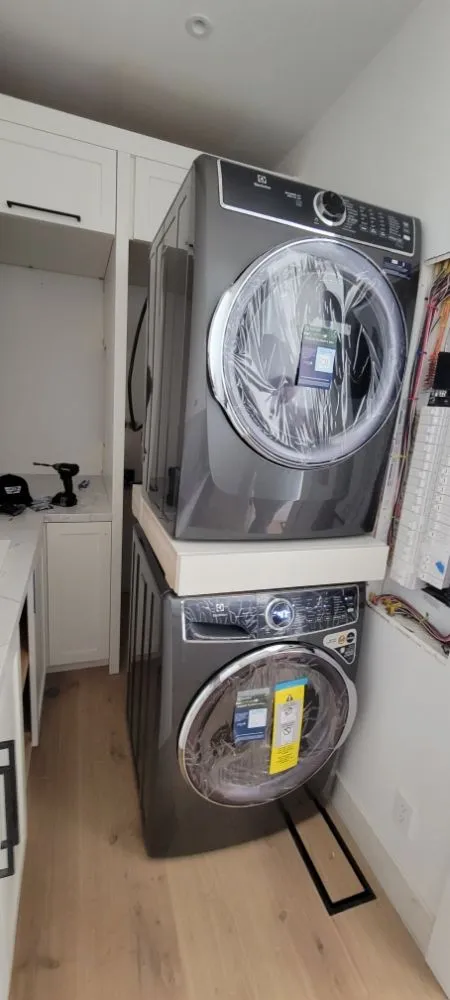 Slide of Reyes Appliances