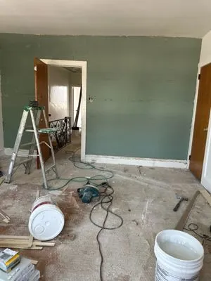 Reyes Handyman Services Logo