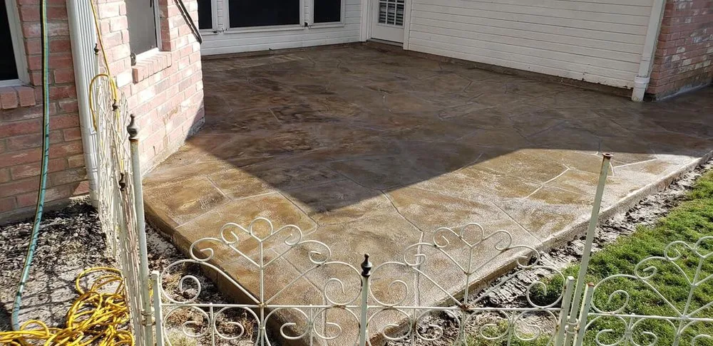 Slide of Reyna Faith Contracting