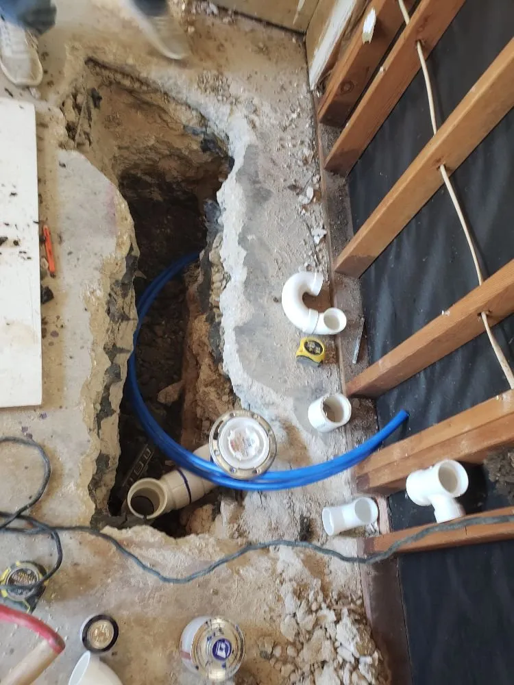 Slide of Reyna Faith Contracting