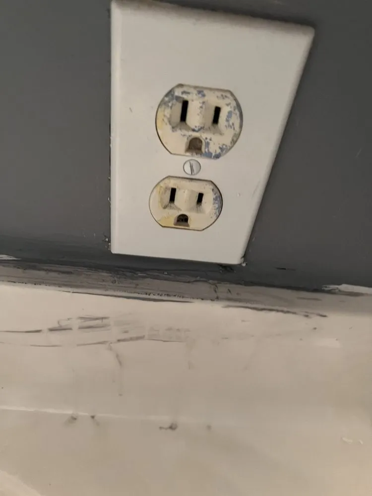 Slide of Reynolds Painting & Home Improvement