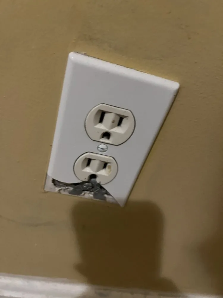 Slide of Reynolds Painting & Home Improvement